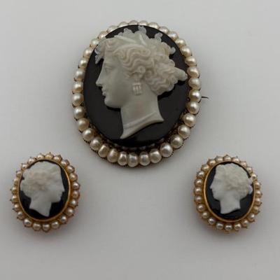 Antique Victorian 12-14K Yellow Gold Carved Agate & Pearl Brooch & Earring Set