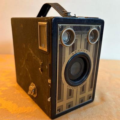 Kodak Vintage Brownie Junior Six-16 Box Camera