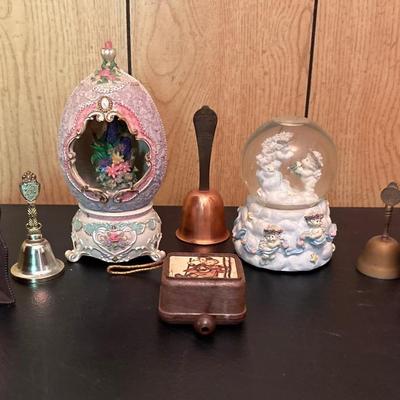 Various Vintage Wind & Pull String Music Boxes & Jand Bells (Pedestal Egg, Snowglobe & Hummel)