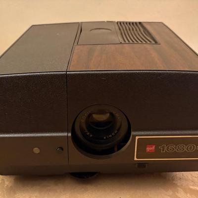Vintage GAF Model 1680 35mm Slide Projector
