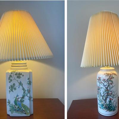 2 Chinese-style ceramic table lamps with a pleated shades