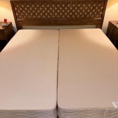 Henredon “Artefacts” Mid Century Campaign Style  Lattice King Size Headboard And Frame