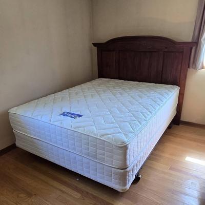 Queen Serta Mattress & Boxspring (BR3)