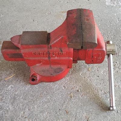 Craftsman Bench Vise (S)