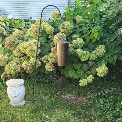 Yard Art (S)