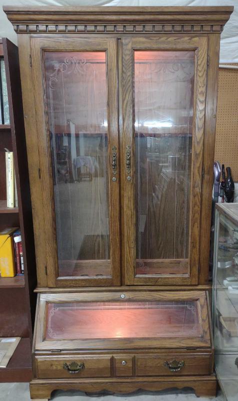 10-Gun Display Cabinet