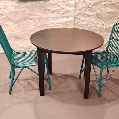 Bujursnas Table & Plastic Chairs 