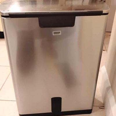 Simple Human Trash Can 