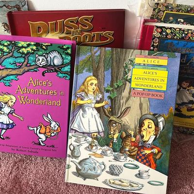 Pop Up Books : Puss In Boots; Alice In Wonderland 