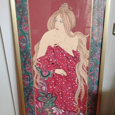 Elegant Woman With Paisley Patterns Print 
