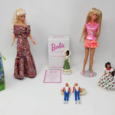 Barbie! Dolls, Miniature Collectibles And Fairtopia Set