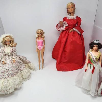 Barbie! Vintage Dolls