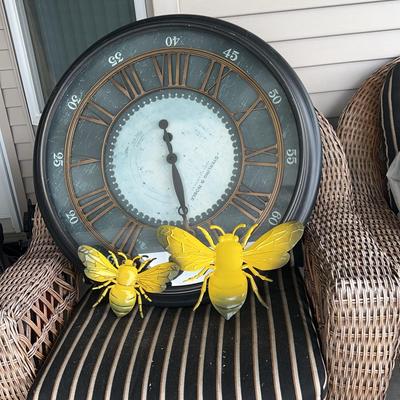 Patio Set With Clock And Two Bees