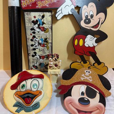 Lot Of 8 Walt Disney Collectibles + BONUS See Photos For Details 