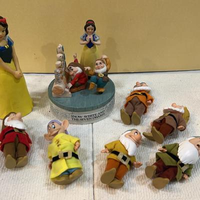 Snow White And The Dwarfs