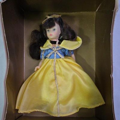 Horsman's Snow White 9" Doll