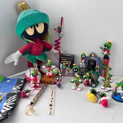 Marvin Martian Toys Plush Figures Whistle Straw Ink Pen Bandanna 