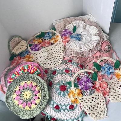 Mixed Lot of Crochet Doilies Pot Holders 
