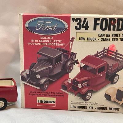 Lindberg Scale Model Kit '34 Ford Truck 