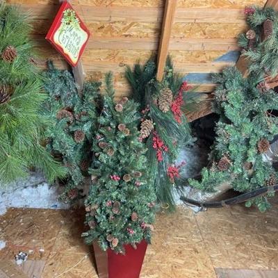 Christmas Patio Tree And Garland 