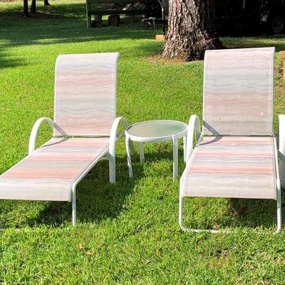 Outdoor Lounge Chairs And Table