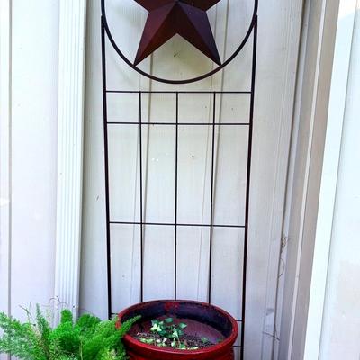 Outdoor Trellis And Flower Pots