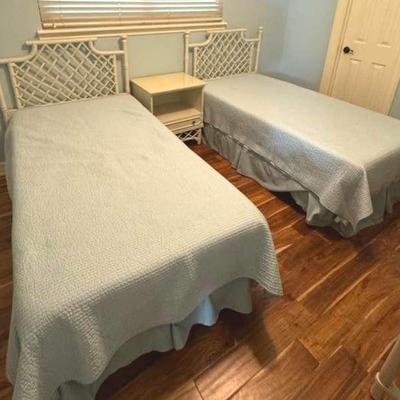 Ficks & Reed Twin Beds w/ Nightstand