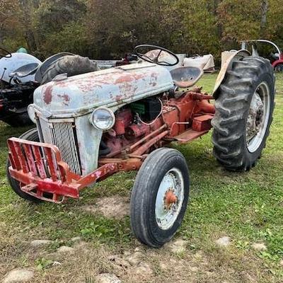 Antique tractor - runs