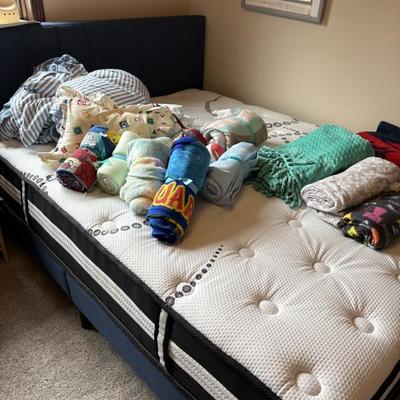 Sale Photo Thumbnail #422