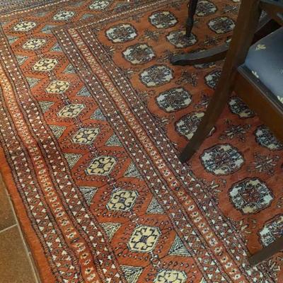 area rugs thru the home in good shape