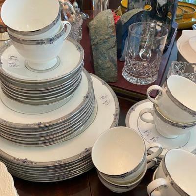 amherst wedgwood full place setting for 8