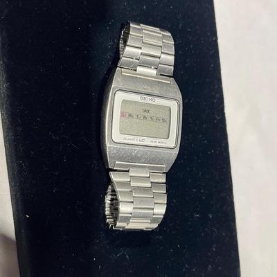 Seiko Quartz LC Water Resistant Watch 