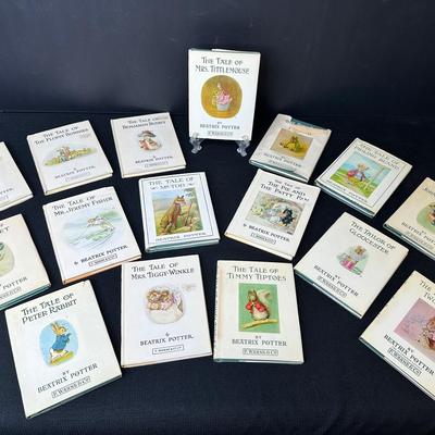 16 Beatrix Potter Books & Pelham Puppets String Pinnochio 