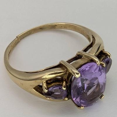 10K Gold & Amethyst Ring....Sz 6