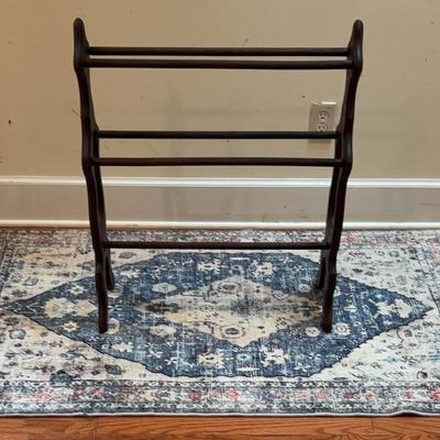 Qut Rack and Rug