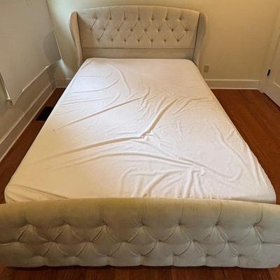 Queen Platform Bed with Tall Upholstered Tufted Head- and Footboard