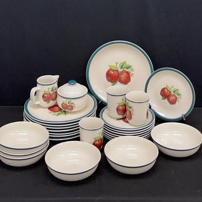 “China Pearl” Dinnerware - Casual Apples