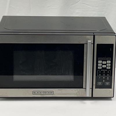 Black & Decker Countertop Microwave Model #EM720CPN-PMB