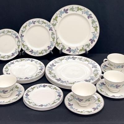 “Burgundy” By Royal Doulton China 5pc 4 Place Settings #1