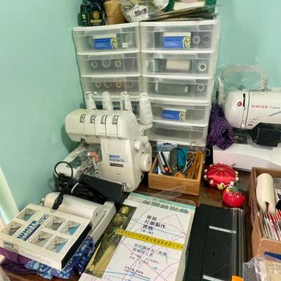 White "Superlock" 2000 ATS Serger sewing machine
