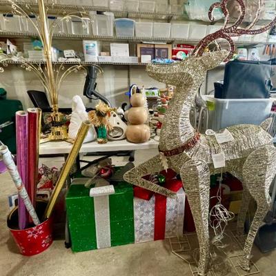 Outdoor holiday decor