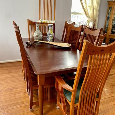 Fabulous two-leaf solid wood dining table