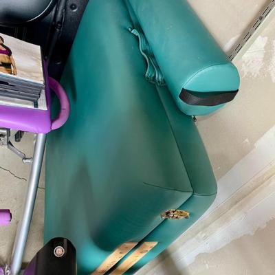 Earthlite "Harmony DX" portable massage table
