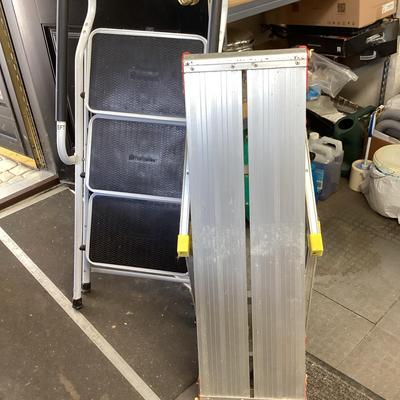 Step Ladder & Folding Mini Scaffold