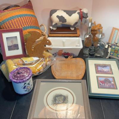 Collection Of Country Themed Art & Decor