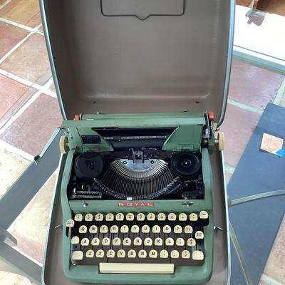 Vintage 1950's Portable Typewriter 