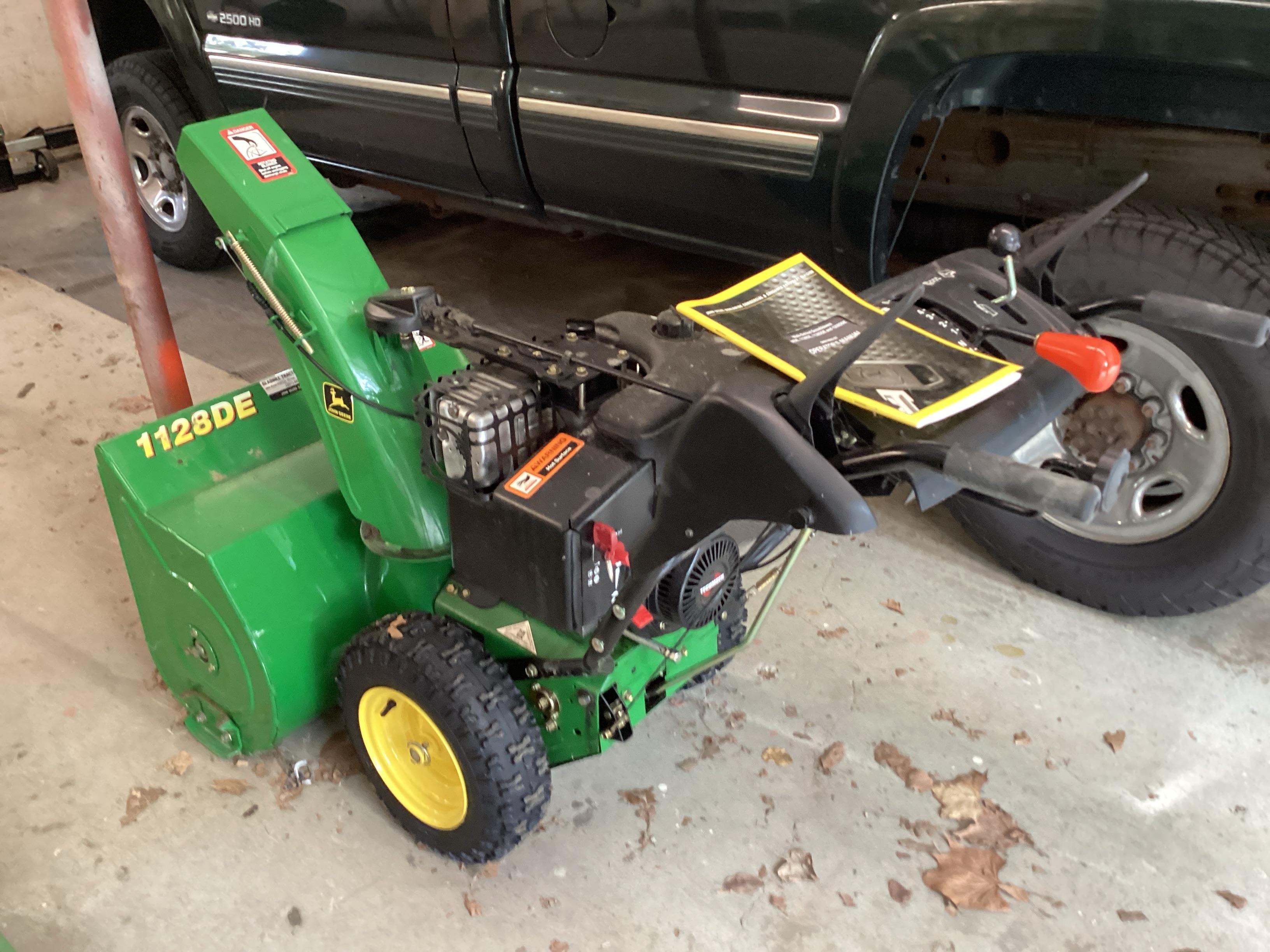 John Deer Snow Blower 