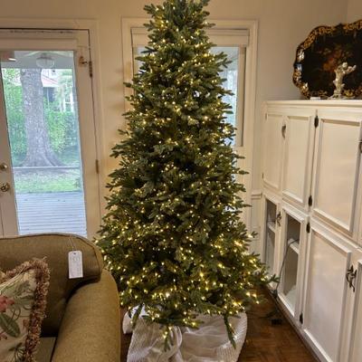 Sale Photo Thumbnail #401: Lovely high end 5 mode prelit Xmas tree $99