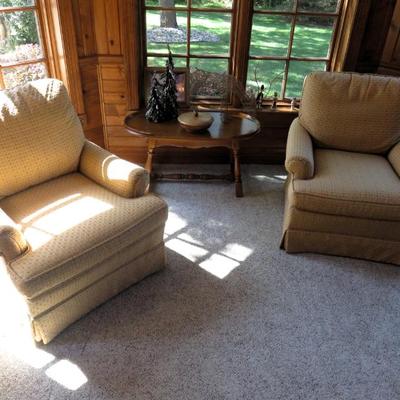 Sale Photo Thumbnail #157: Howard Miller chairs