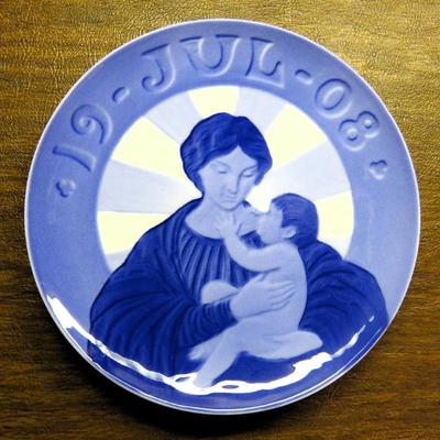 Sale Photo Thumbnail #207: Rare 1st Royal Copenhagen Christmas plate!